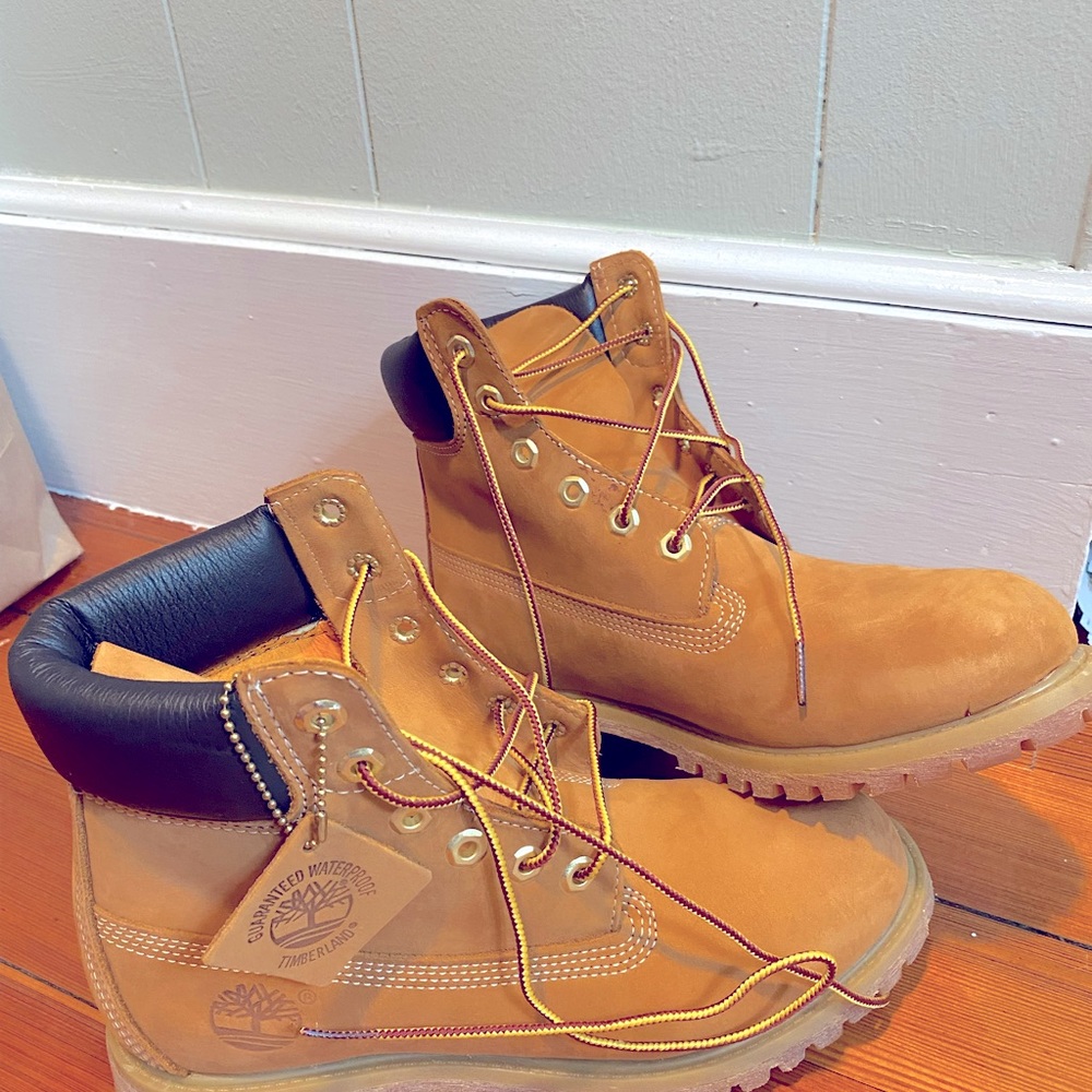 Timberland size 8 women’s boots!